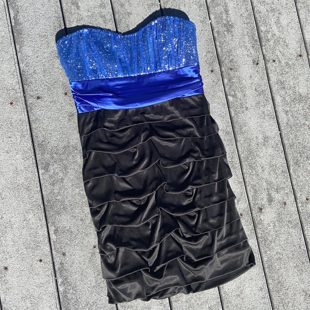 ❄️ Strapless Black and Blue Dress